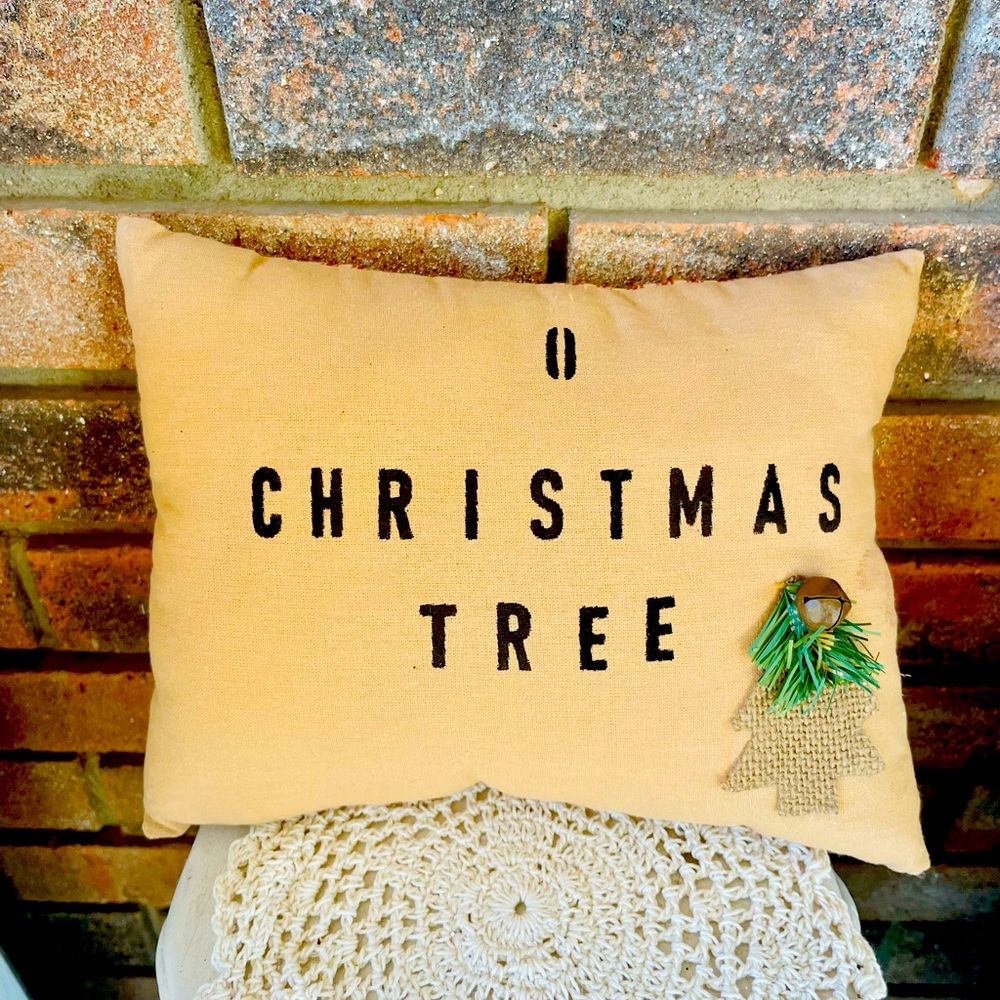 *O Christmas Tree Primitive Pillow